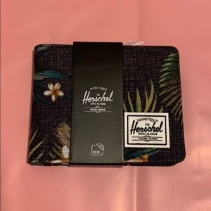 NWT Herschel Hank Hawaii Floral Wallet